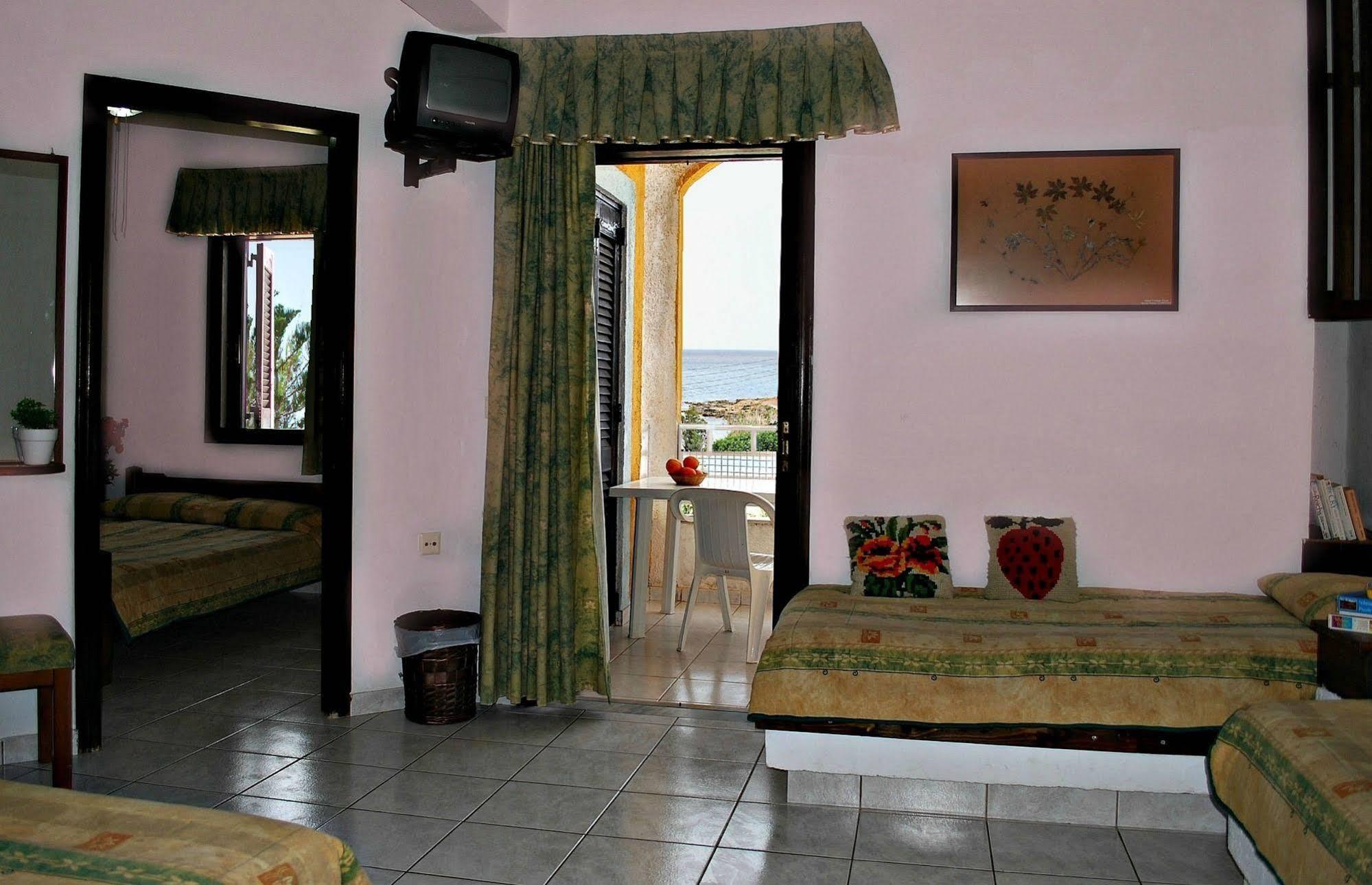 Iliostasi Beach Apartments Hersonissos (Crete) Exterior foto